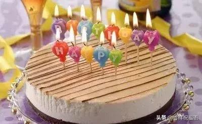 朋友圈最新生日祝福语大全，最打动人心的生日祝福短信大全