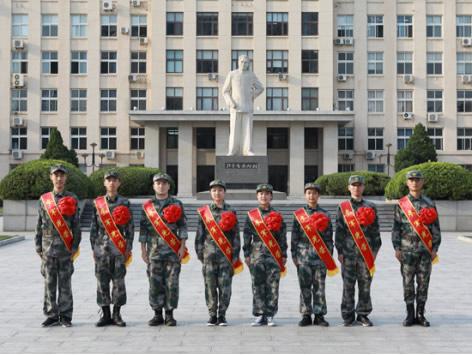 听习近平新年贺词谈及的那些感动 幸福都是奋斗出来的！新闻+