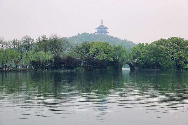 烟雨西湖——山色空濛雨亦奇