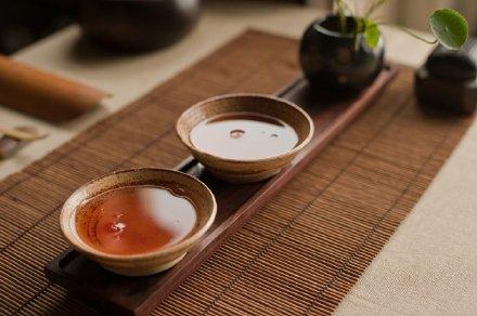 关于茶的唯美句子|松花酿酒，春水煎茶