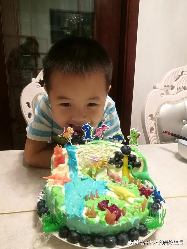 孩子过生日怎么过得更有仪式感？自制生日蛋糕就不错