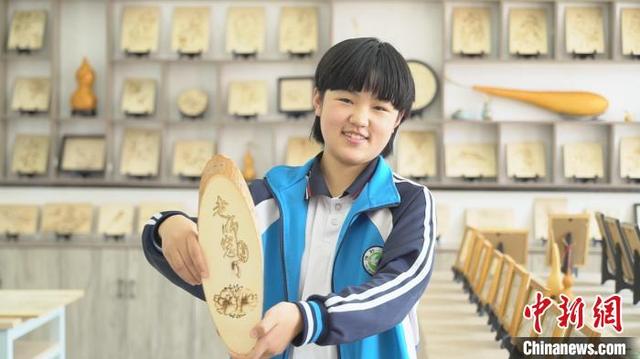 迎接教师节 河北博野学生“花式表白”谢师恩