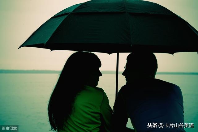 “大雨”不是big rain，“小雨”也不说little rain，那英语咋说