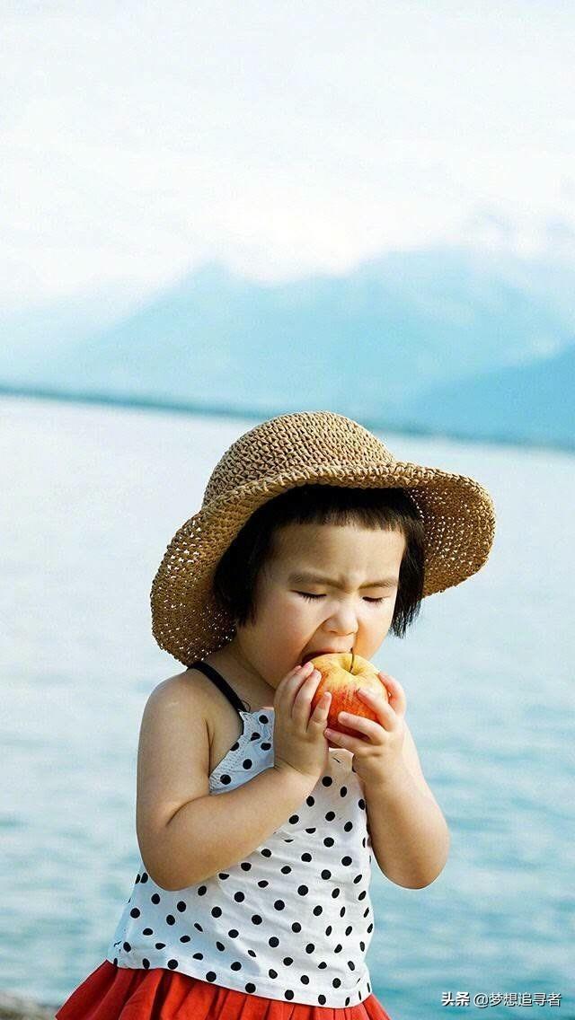 森系文艺唯美小句子：你微笑的时候，总是比太阳更亮一点