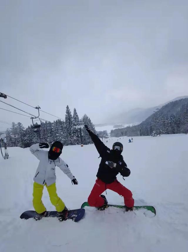 冬奥还没开幕，朋友圈滑雪比赛已经开始了