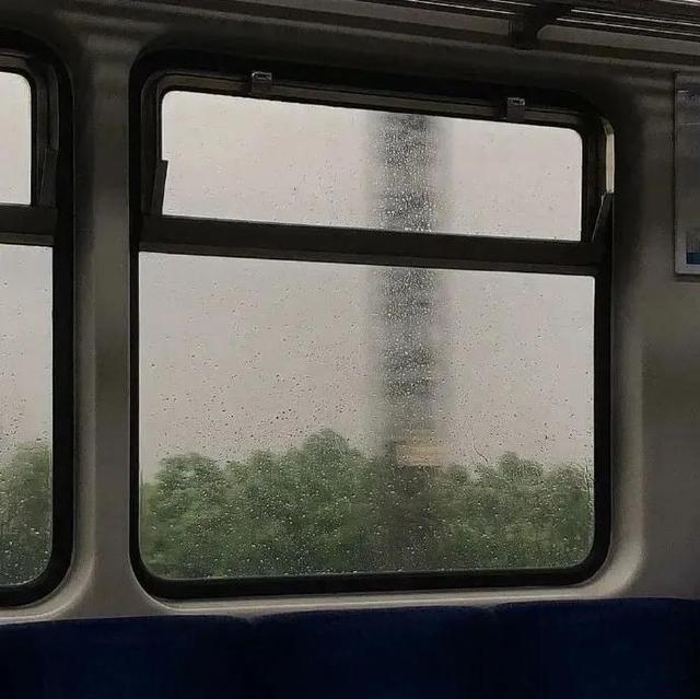 文案丨适合下雨天发朋友圈的雨天文案