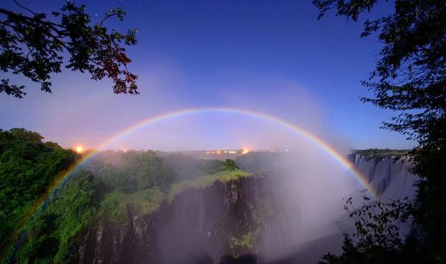 「诗词鉴赏」风雨过后见彩虹，十首有关彩虹的诗词，祝你好运连连