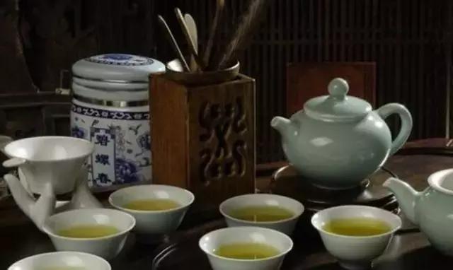 最美十首茶诗：清茗酬知己，煮茶会佳人