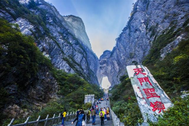 「诗词鉴赏」国庆假期，在诗词中看一看祖国的大好河山