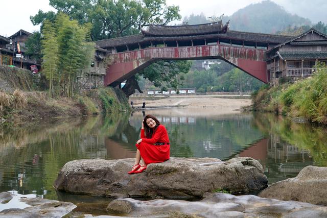 走进“中国天然氧吧”泰顺，赏一座座国宝廊桥，在山水间放飞心情