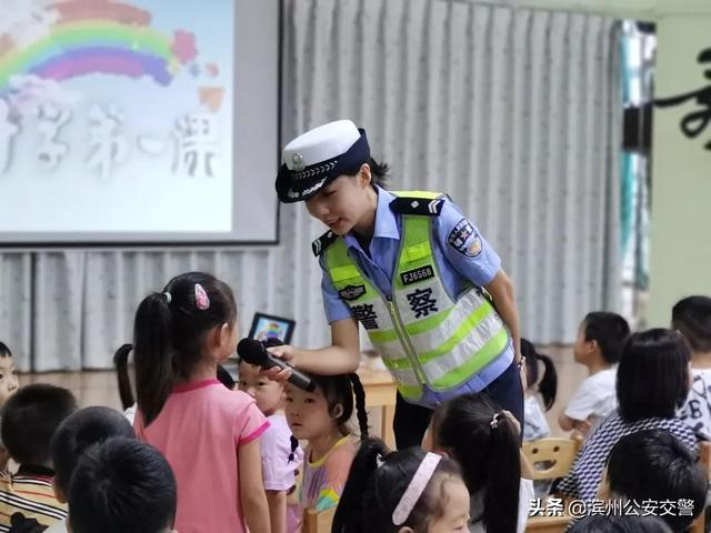 刻于金石之上的交通安全警句丨小手拉大手 文明交通我先行~