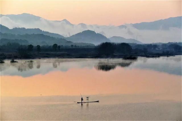 10句旅行句子 ▏愿你我既能朝九晚五，又能浪迹天涯