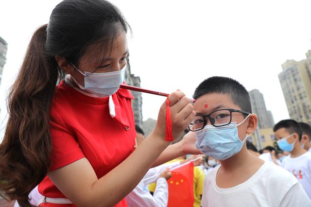 仙源小学：新生入学嘉年华 寄语孩子灵慧成长