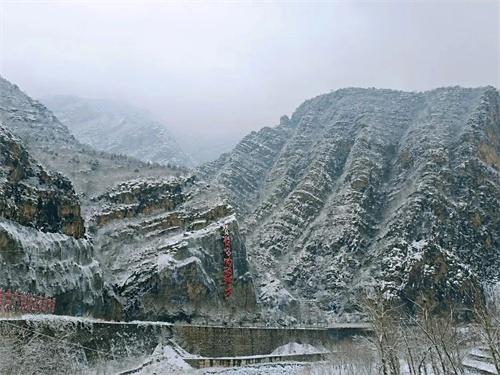 房山区春雪飞舞，春日浪漫！霞云岭银装素裹惹人醉