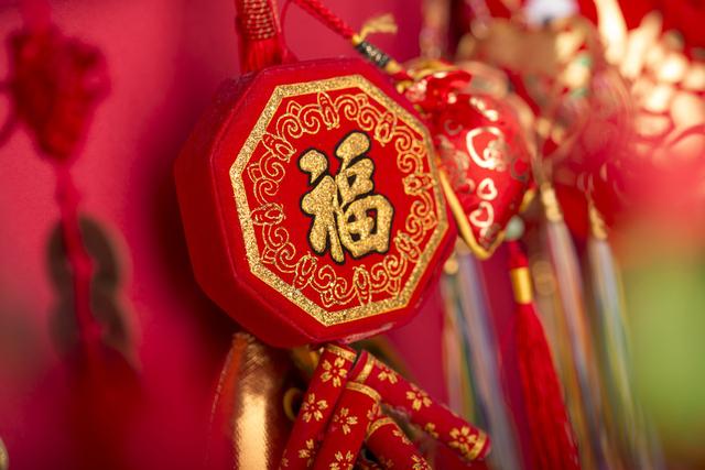 春节究竟是Chinese New Year还是Lunar New Year？