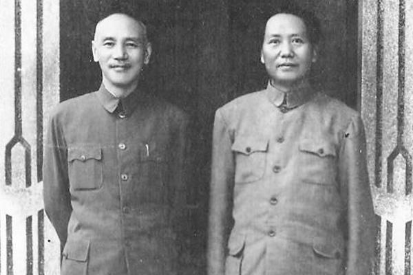 1946年，朱德六十大寿时，毛泽东亲自写下了贺词：人民的光荣