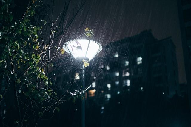 原创：十月，阴雨绵绵