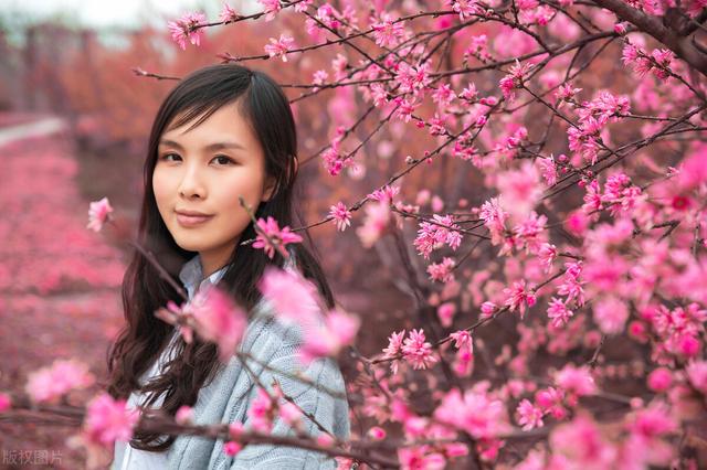 散文：三月桃花逐春色，一种花开百般情