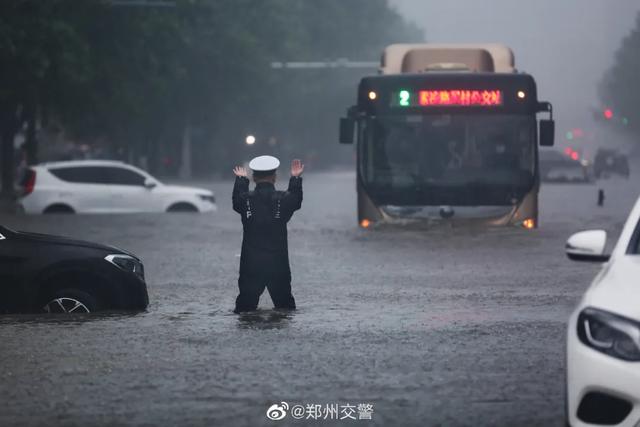 河南暴雨的这20条留言，戳心了