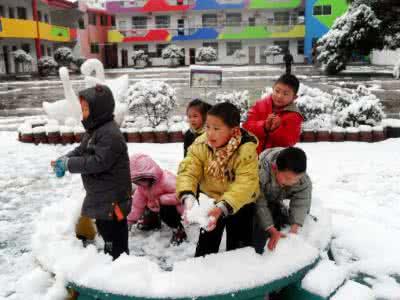 一个小学老师收藏了孩子们的第一场雪，可以周而复始地下