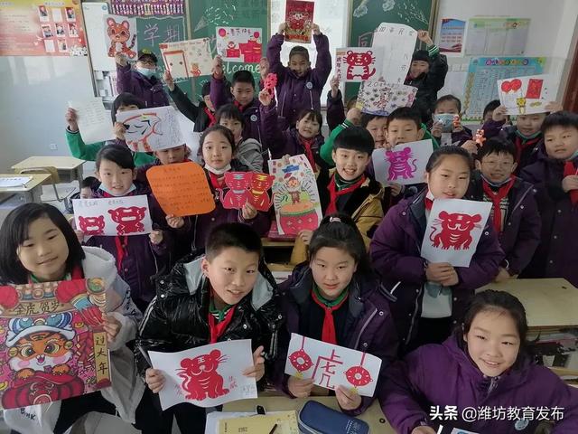 现场直击 | 冰墩墩、雪容融，潍坊各学校（幼儿园）“花式”开学来啦！