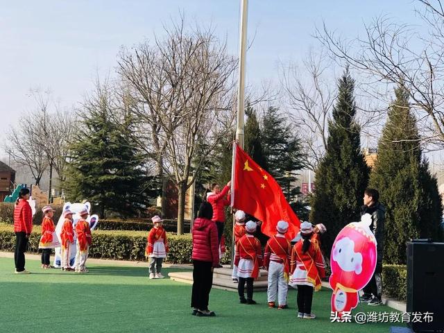 现场直击 | 冰墩墩、雪容融，潍坊各学校（幼儿园）“花式”开学来啦！